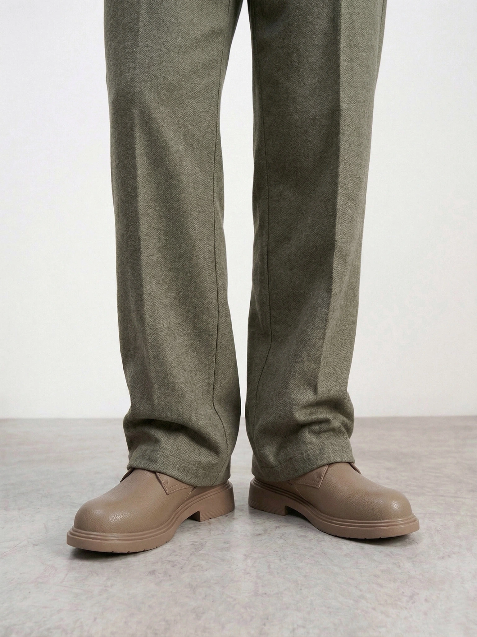 Ботинки-дерби бежевого цвета из натуральной кожи